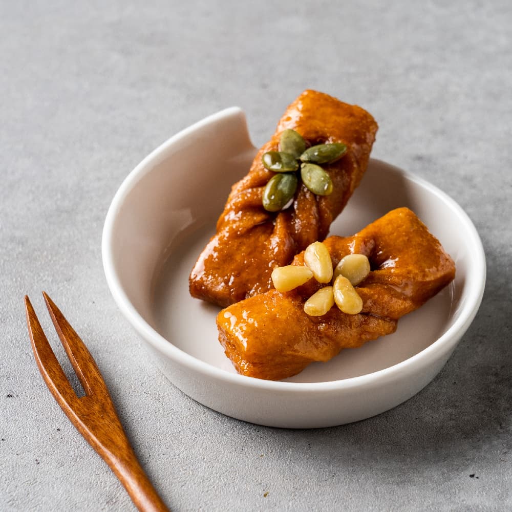 한 입 크기로 빚은 우리밀·찹쌀 미니 약과의 결과 단면
