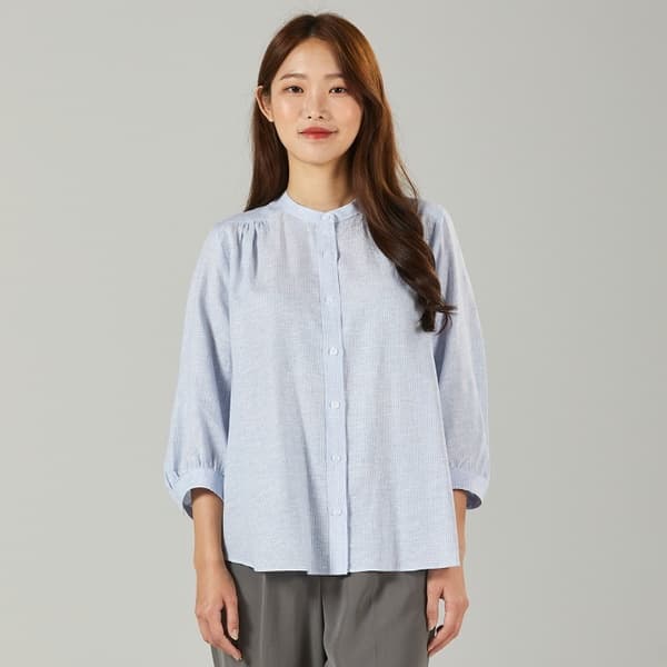 블루 줄지 린넨 혼방 반팔 헨리넥 캐주얼 여자 셔츠 블라우스 착용 이미지
